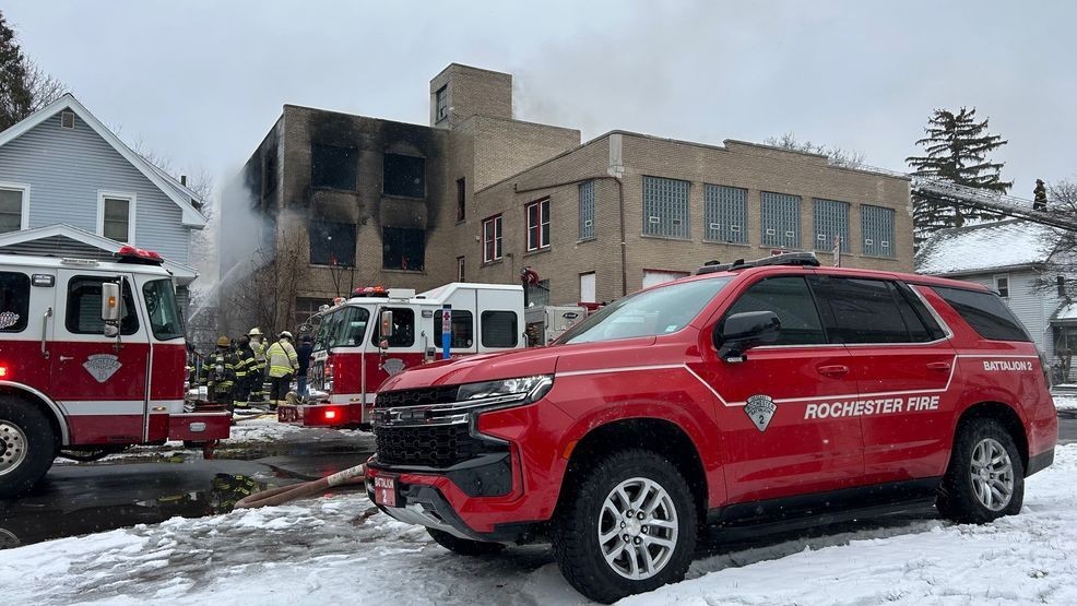 Fire breaks out at vacant building in 19th Ward