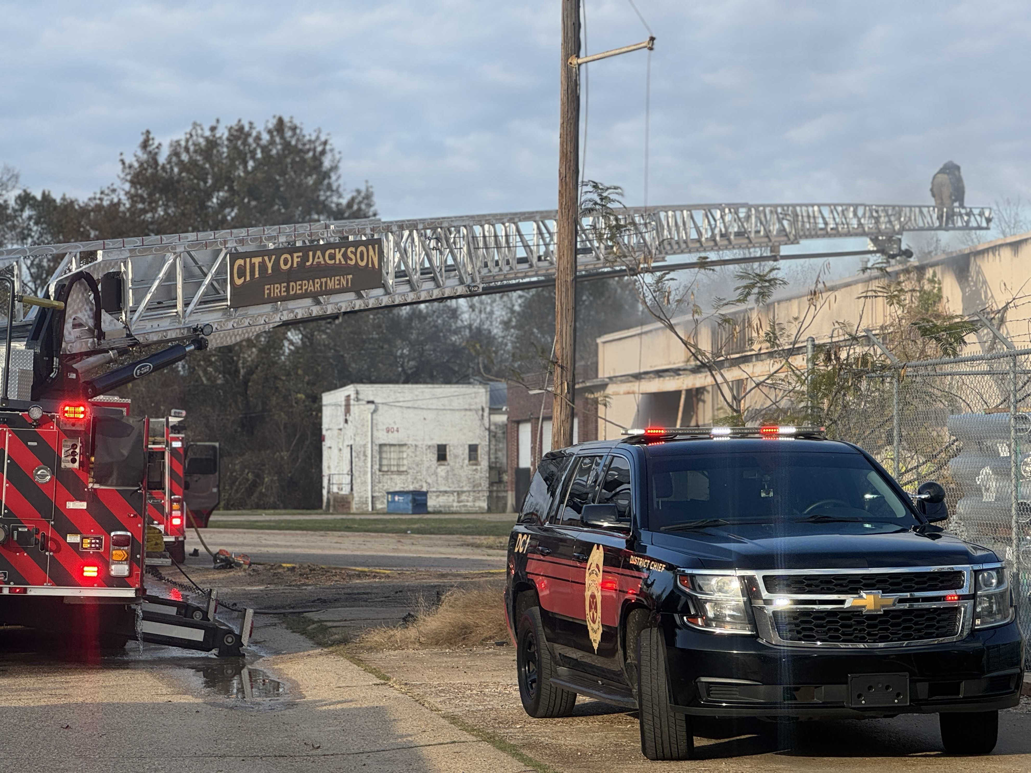 Jackson firefighters respond to scene on Wholesale Row