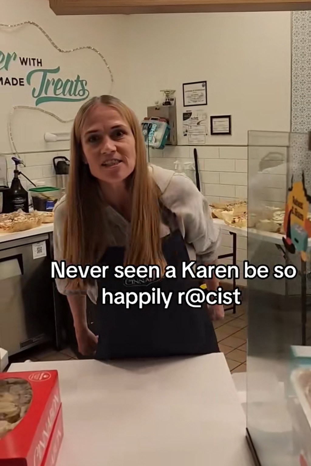 Cinnabon employee fired after calling Somali couple the Nword in viral