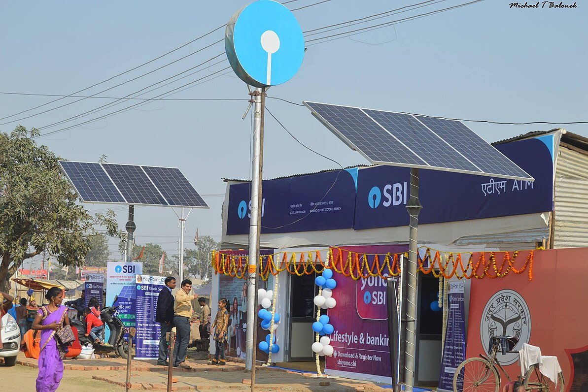 India kelebihan pasokan panel surya, waspada dalam mendanai proyek baru