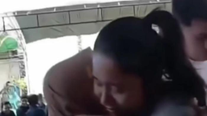 Azizah Salsha Datangi Rumah Duka, Ayah Pratama Arhan Tutup Usia