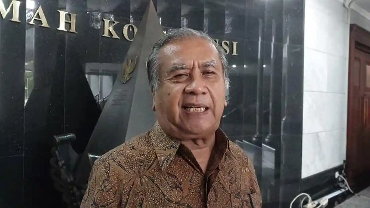 Ada yang disembunyikan, mantan hakim MK Prof Maruarar Siahaan soroti kasus ijazah Jokowi