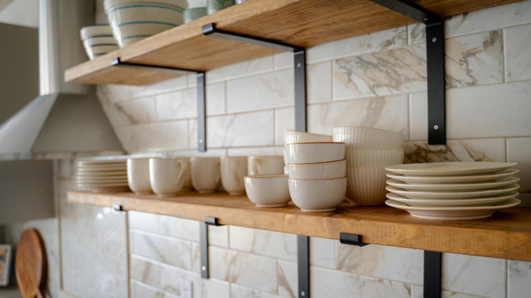 Why open shelving can be one of the worst kitchen designs for some people