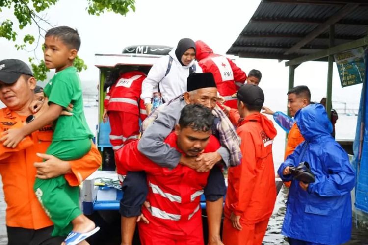 Empat Berkah Danau Singkarak Saat Banjir di Sumbar, dari Pangan hingga Logistik