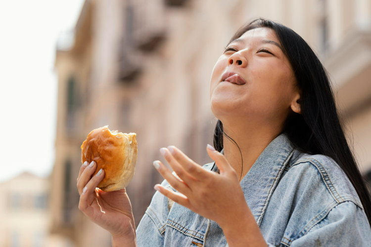 7 Langkah Sederhana untuk Mindful Eating yang Bermanfaat bagi Tubuh