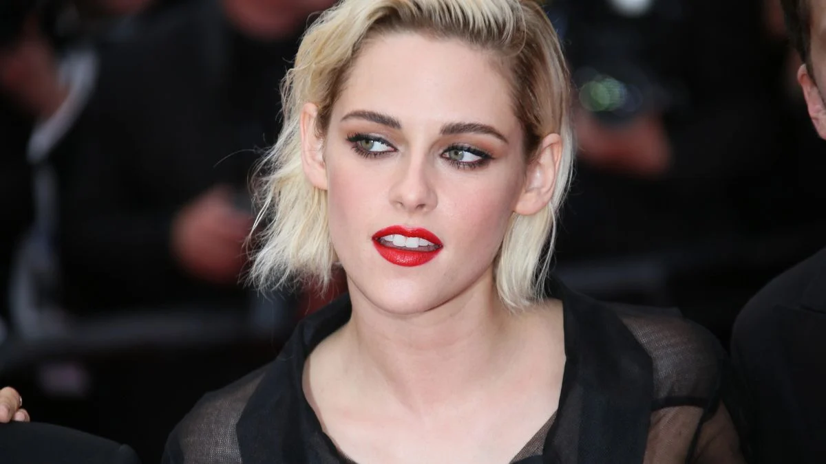 Kristen Stewart calls acting “embarrassing” and “unmasculine”