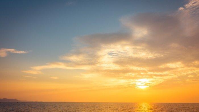 33 pantun selamat sore, kata-kata manis untuk teman dan kekasih, bagikan sekarang