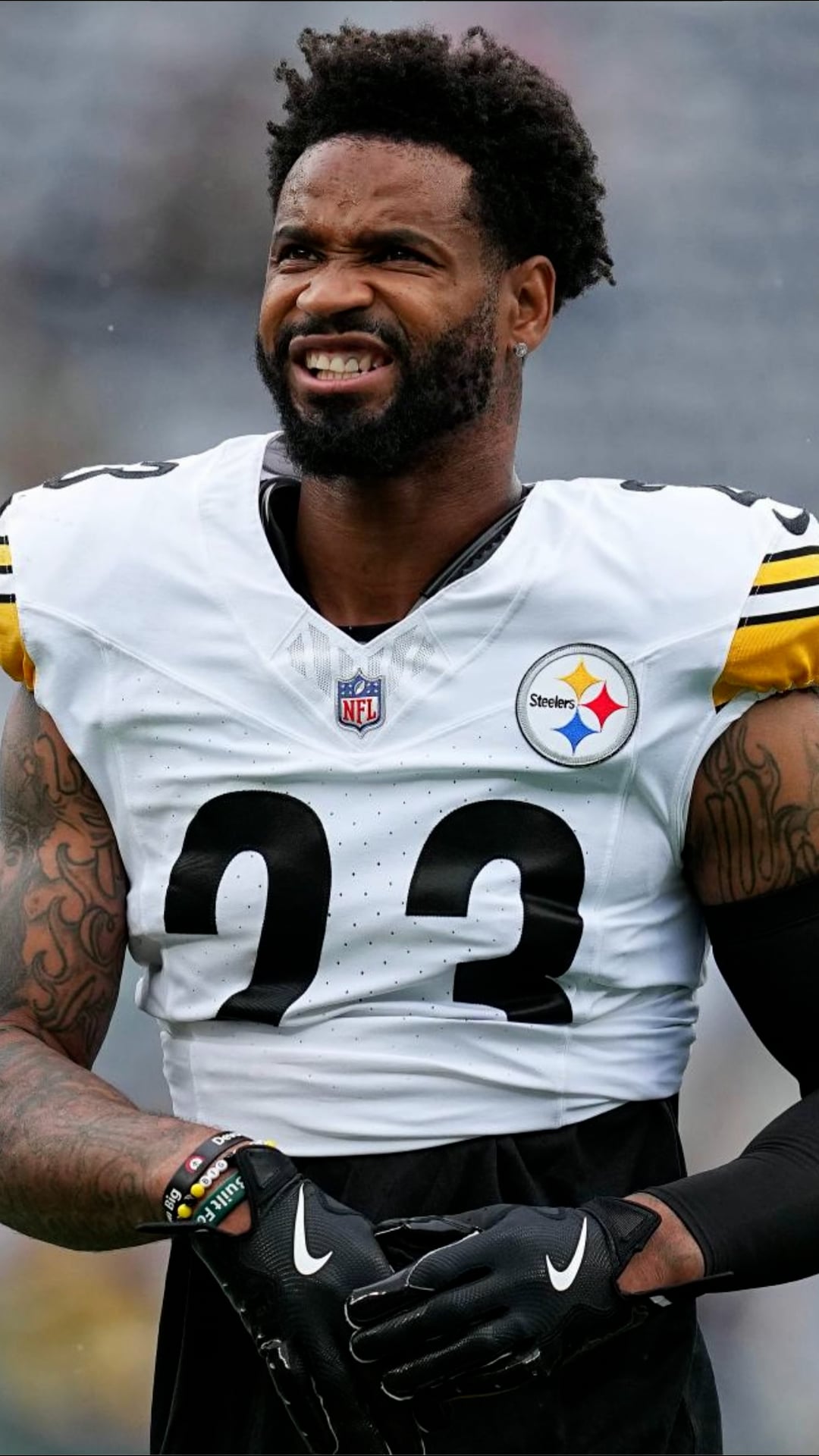 Slay turns down Bills to contemplate retirement