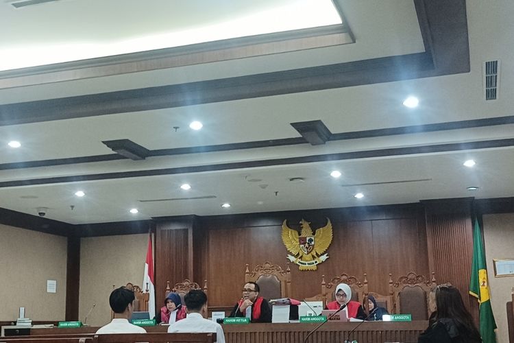 PN Jakpus menolak eksepsi dua kurir paket terdakwa perusakan demo Agustus 2025