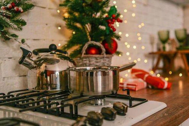 'Sandwich generation' Brits hide festive stress to ensure kids and ...