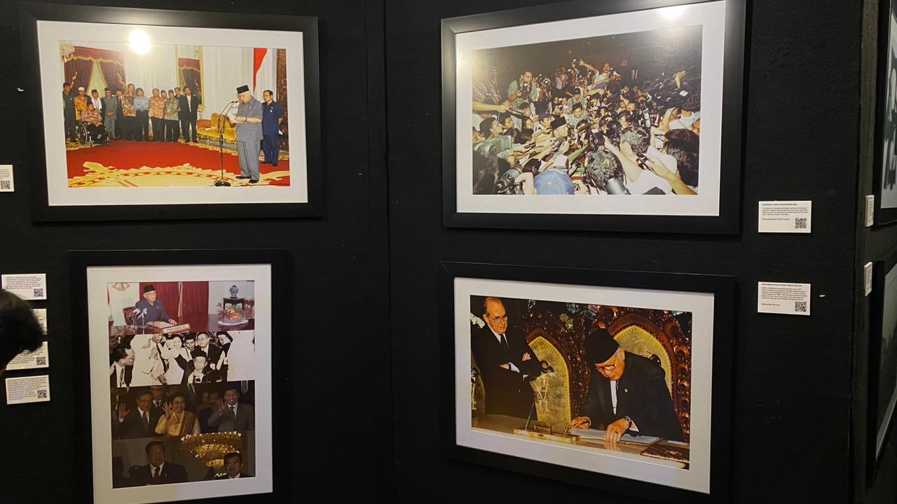 Pameran Foto 40 Tahun Bisnis Indonesia: Dinamika Ekonomi-Politik RI