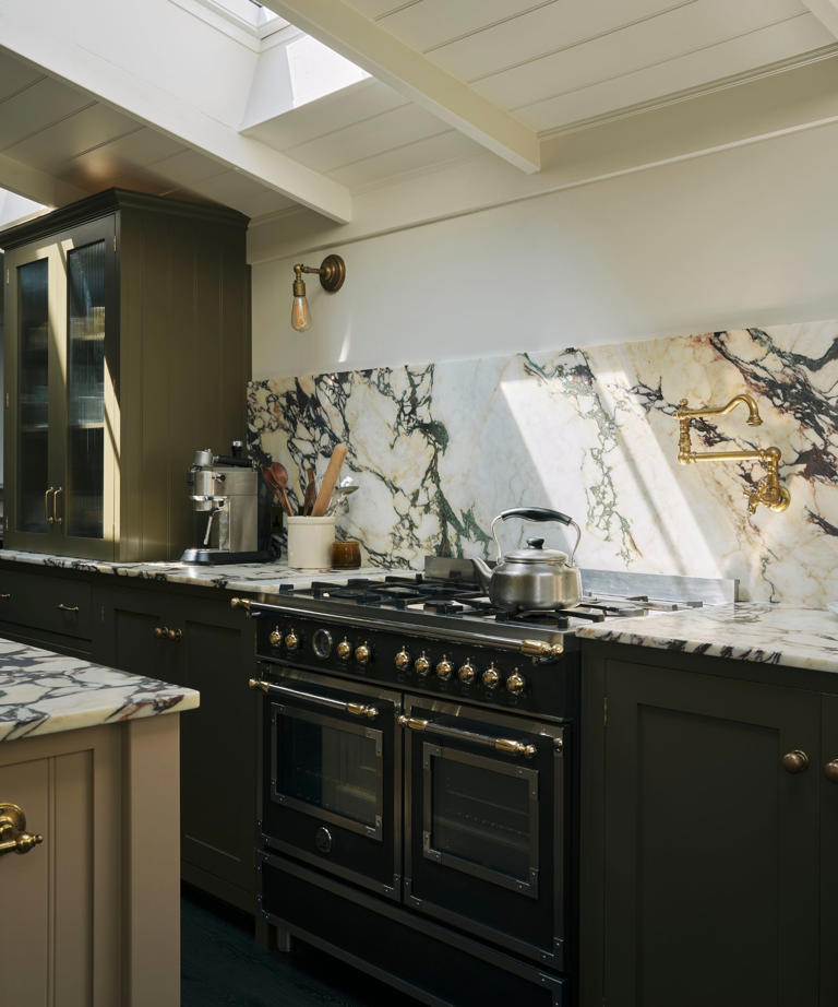 Inside a new-build kitchen that expertly honors the traditional ...
