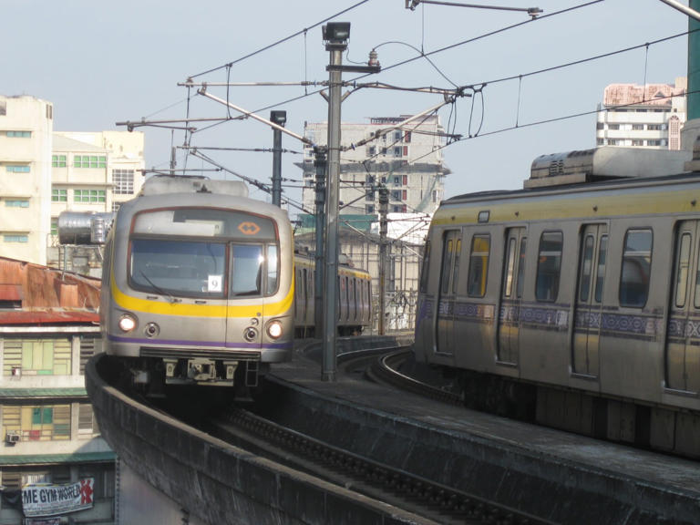 LRT-2 to offer free rides for workers on Labor Day