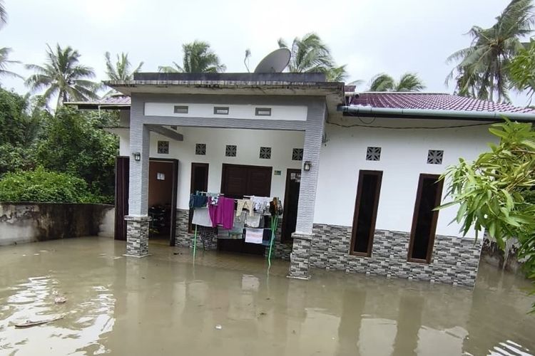 Diah, Warga Mempawah, Kehilangan Rumah Akibat Banjir Rob Setelah 9 Tahun Tinggal