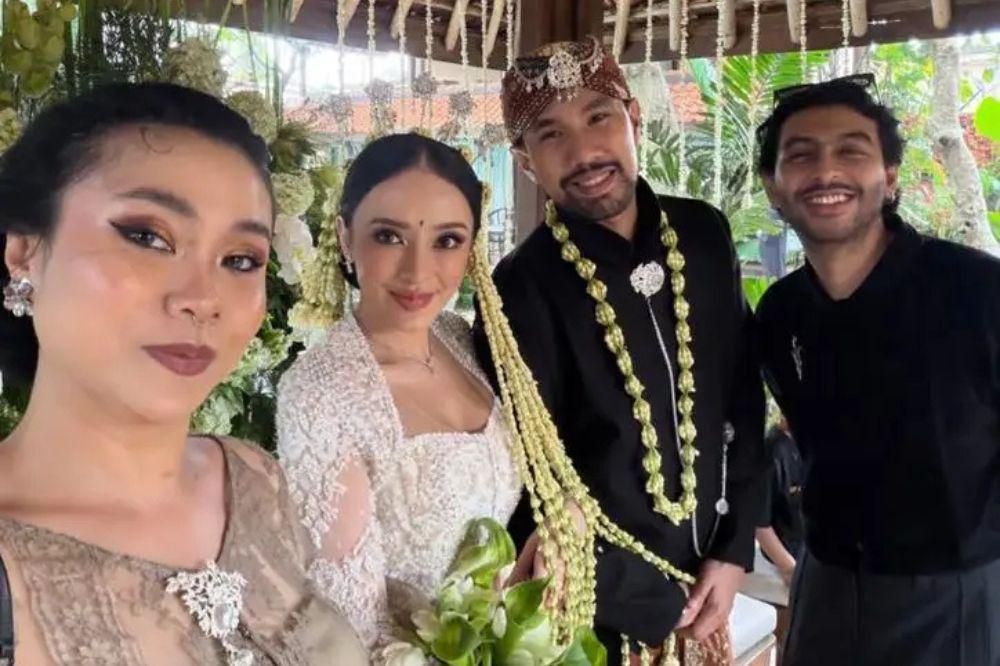 7 penampilan Amanda Zahra dalam pernikahan modern dengan Adli