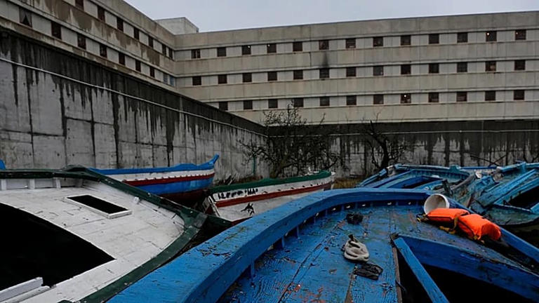 'Escape wizard' inmate flees Milan prison in fourth breakout from ...