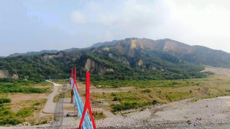 獨家／一繩之隔即深淵 火炎山步道「崩塌帶」緊鄰懸崖