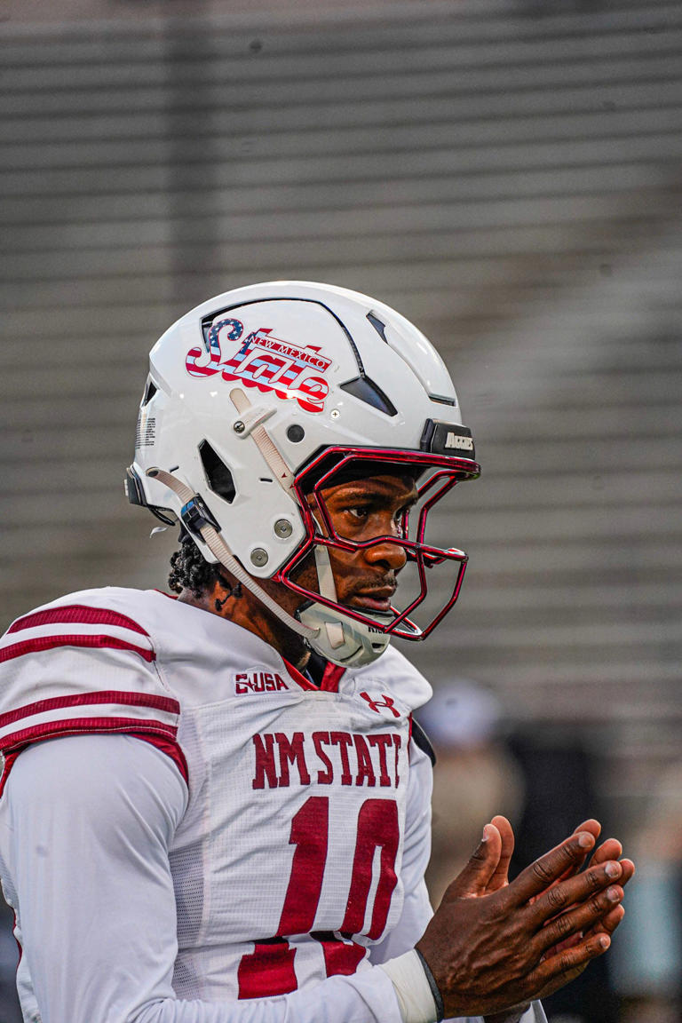 NMSU's three-star freshman QB from 2025 class will enter the transfer ...