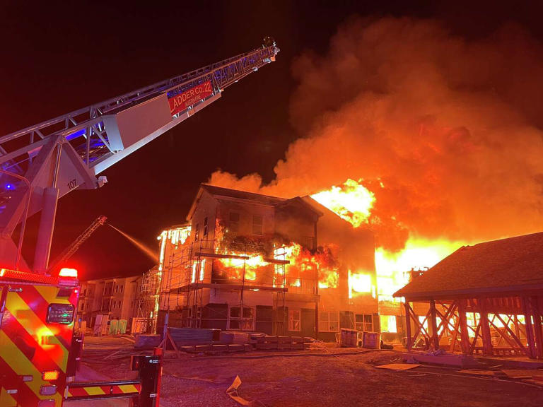 Crews extinguish fire at Southeast Austin apartment building under ...