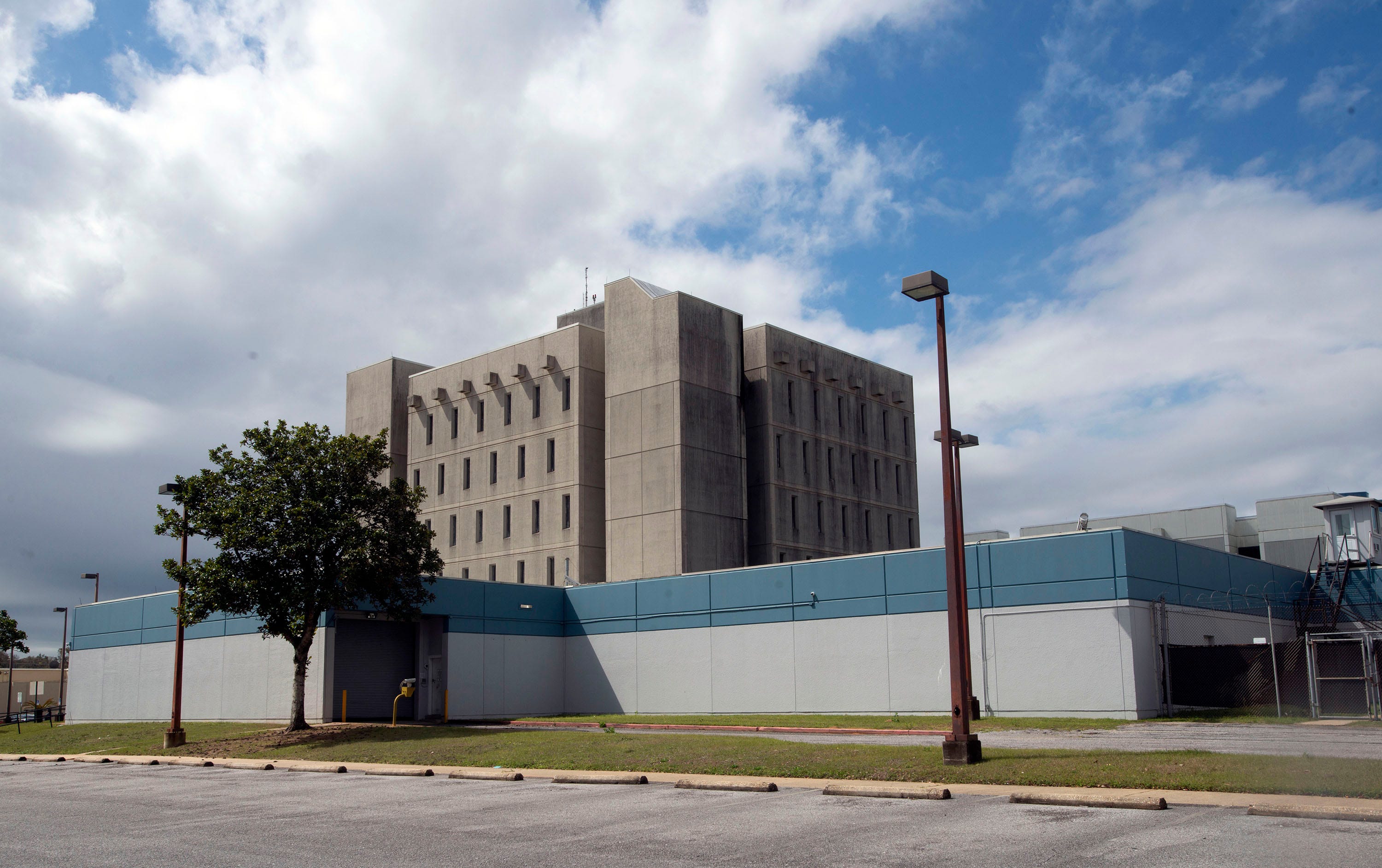 Jail inmate dies in infirmary while in Escambia County custody