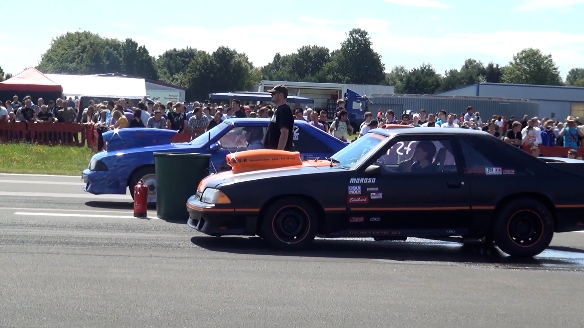 V8 acceleration test: Drag Mustang vs Road Mustang