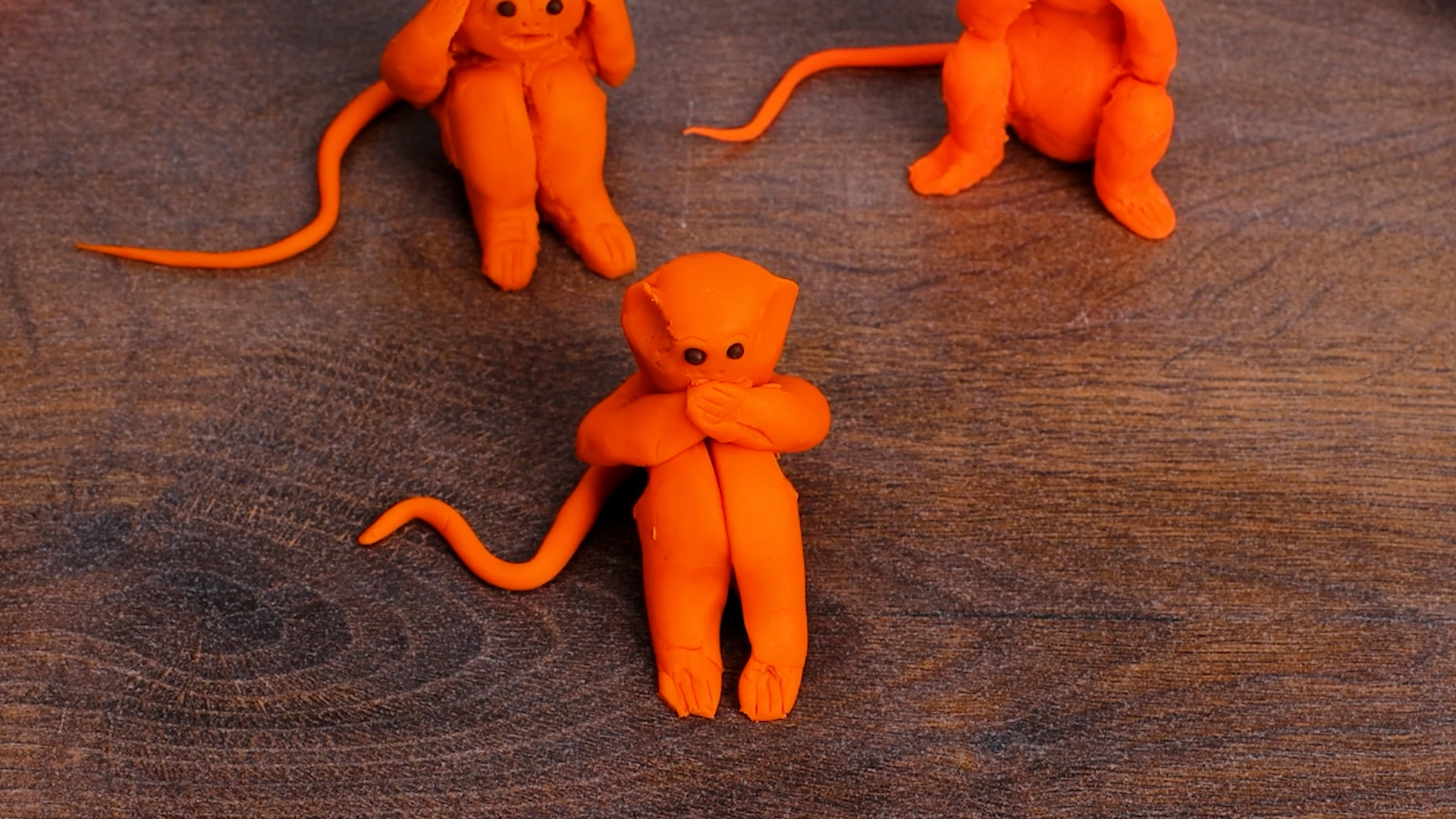 Sculpt adorable monkey models with clay
