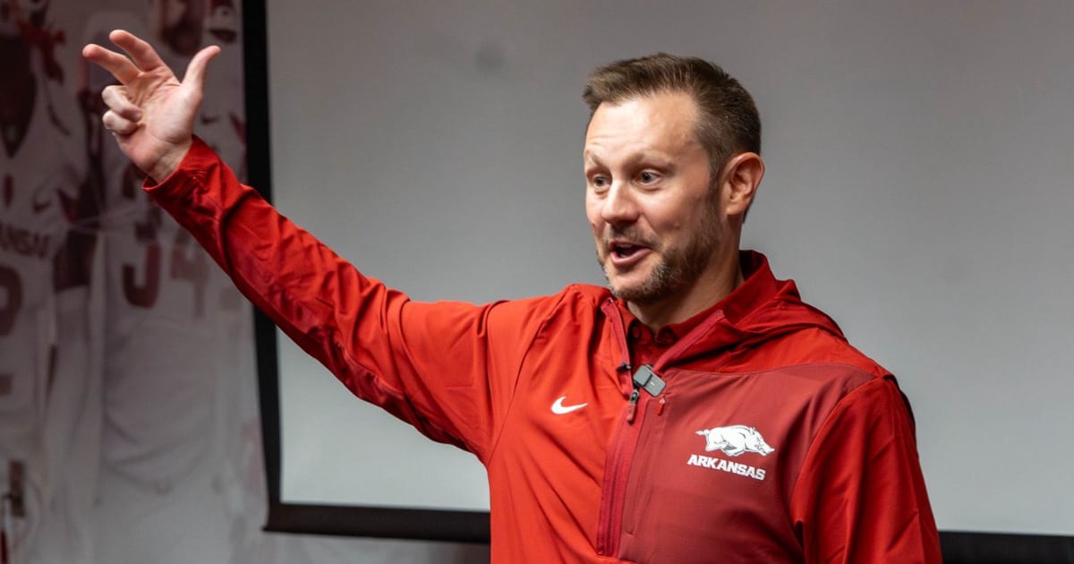 Arkansas reportedly hires two offensive line coaches