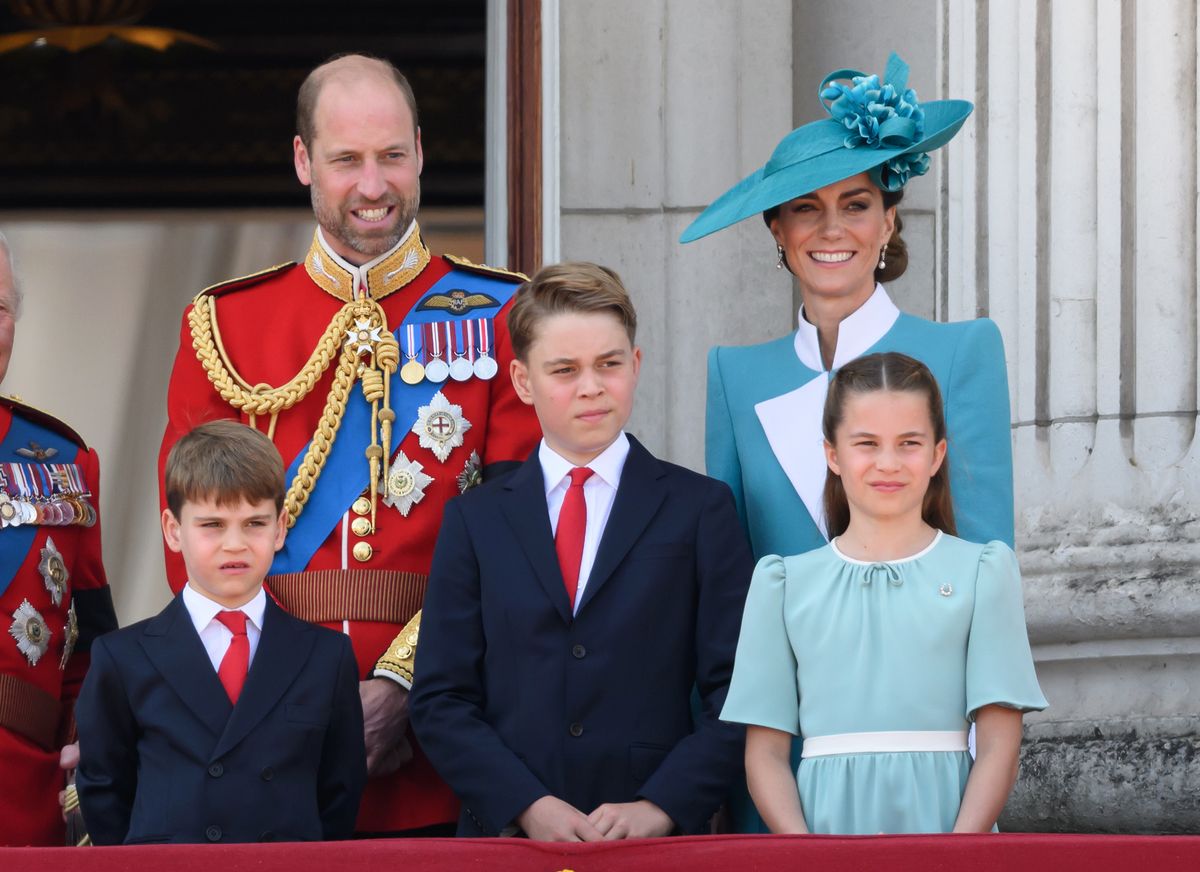 How to send a Christmas card to the British royal family (and get one back)