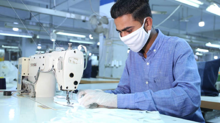 Report links labour abuses in Karachi textile factories to global brands