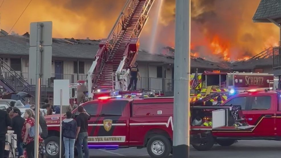 Massive fire at apartment complex impacts 64 units, 11 totally ...