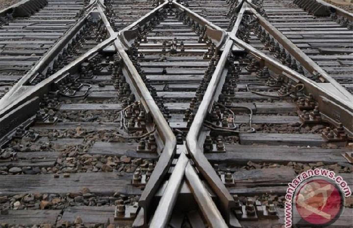 Jalur kereta Pekalongan terganggu banjir
