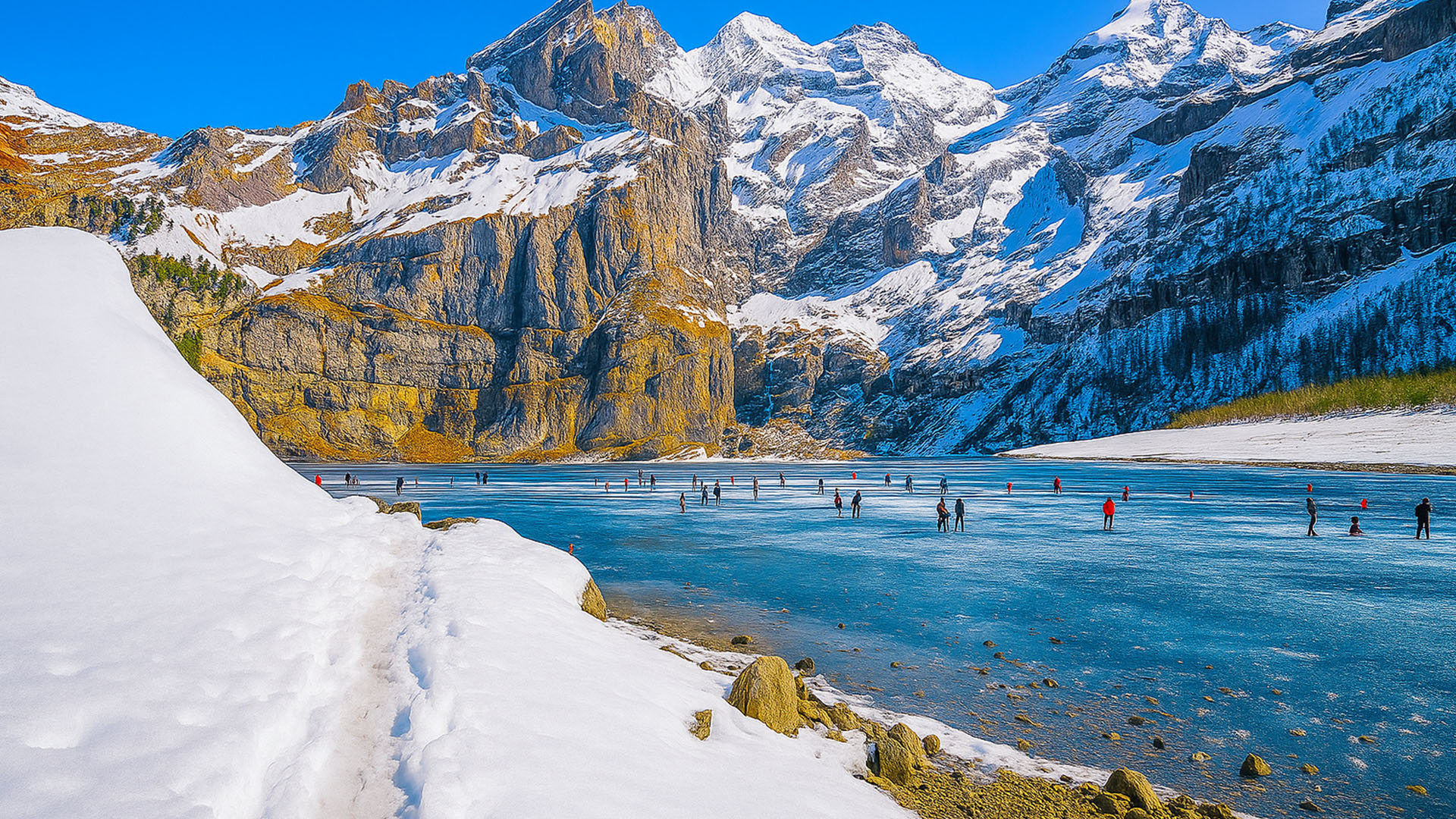 Winter Oeschinensee: Scenic alpine lake in Switzerland (4K)