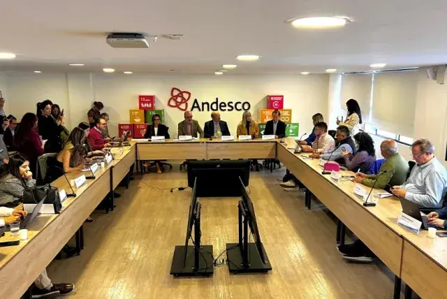 'Choque de trenes': cómo la fractura de la relación entre los gremios y ...