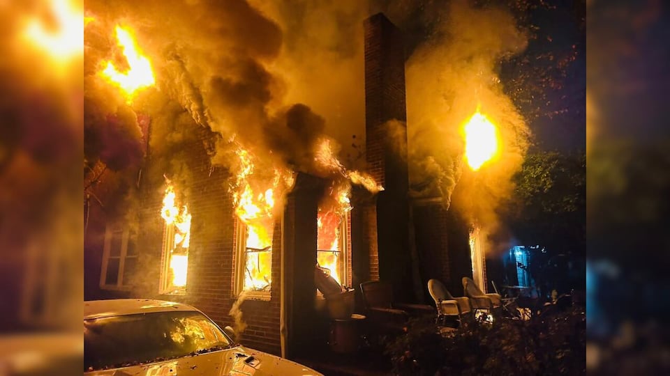 Unattended candle causes intense house fire in north Charlotte