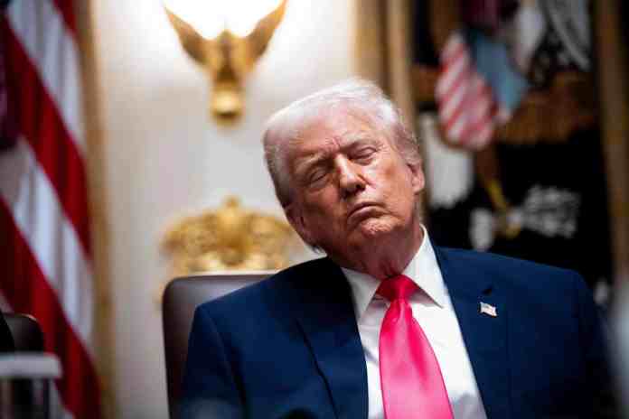Trump permite venta de chips H200 a China