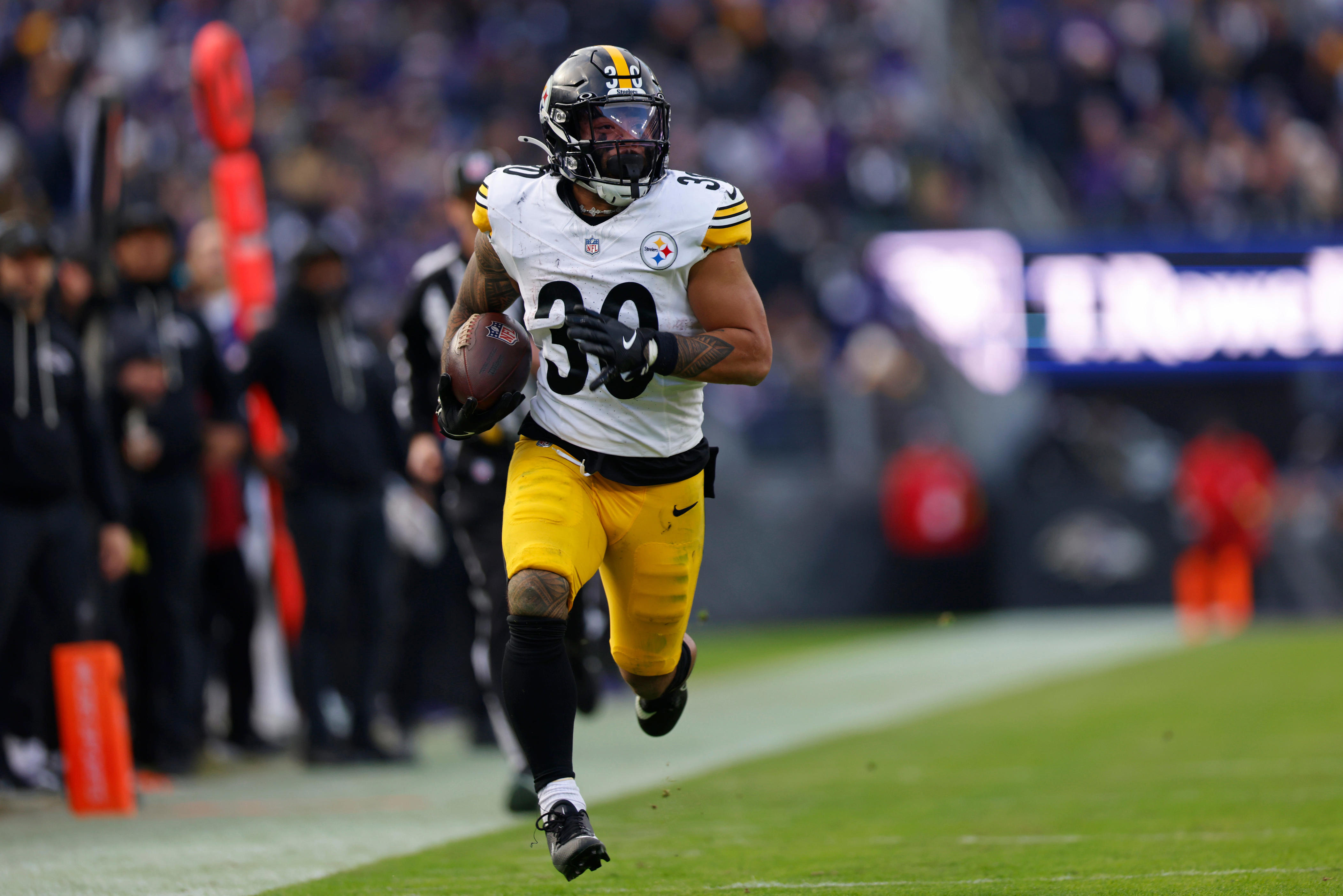 Steelers RB Jaylen Warren’s mysterious Week 17 injury revealed<br><br>