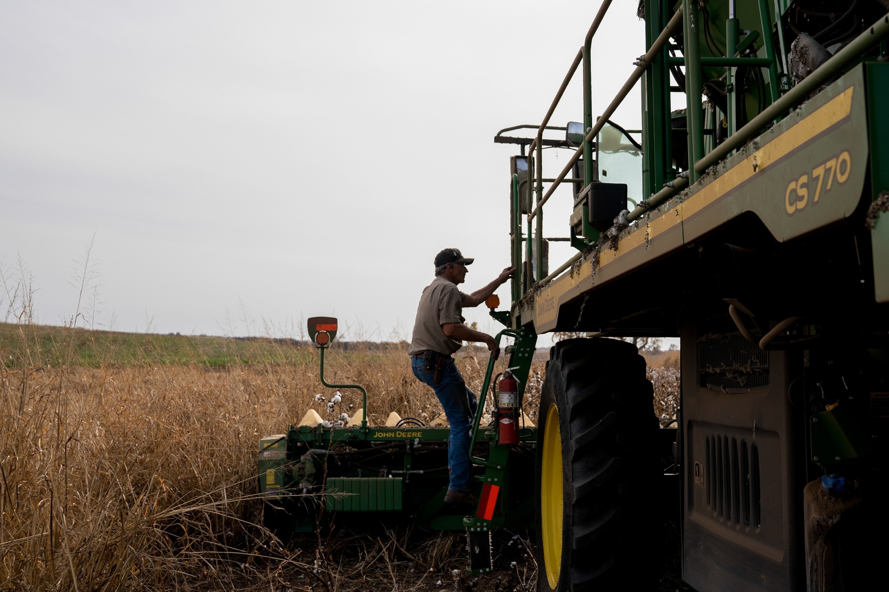 Trump to announce $12 billion bailout plan for farmers, White House official says