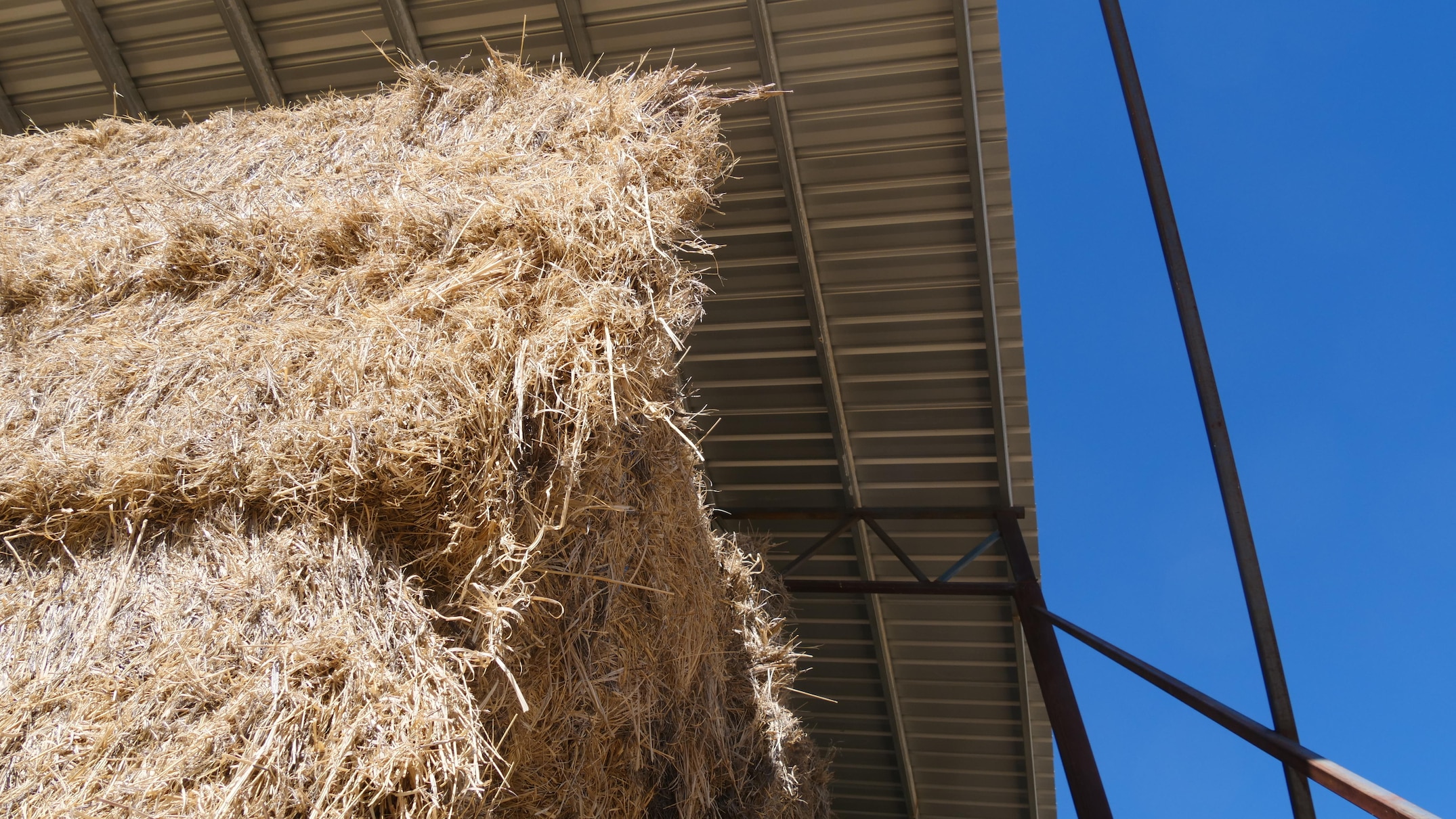 Farmsafe Australia issues warning after two serious hay bale incidents