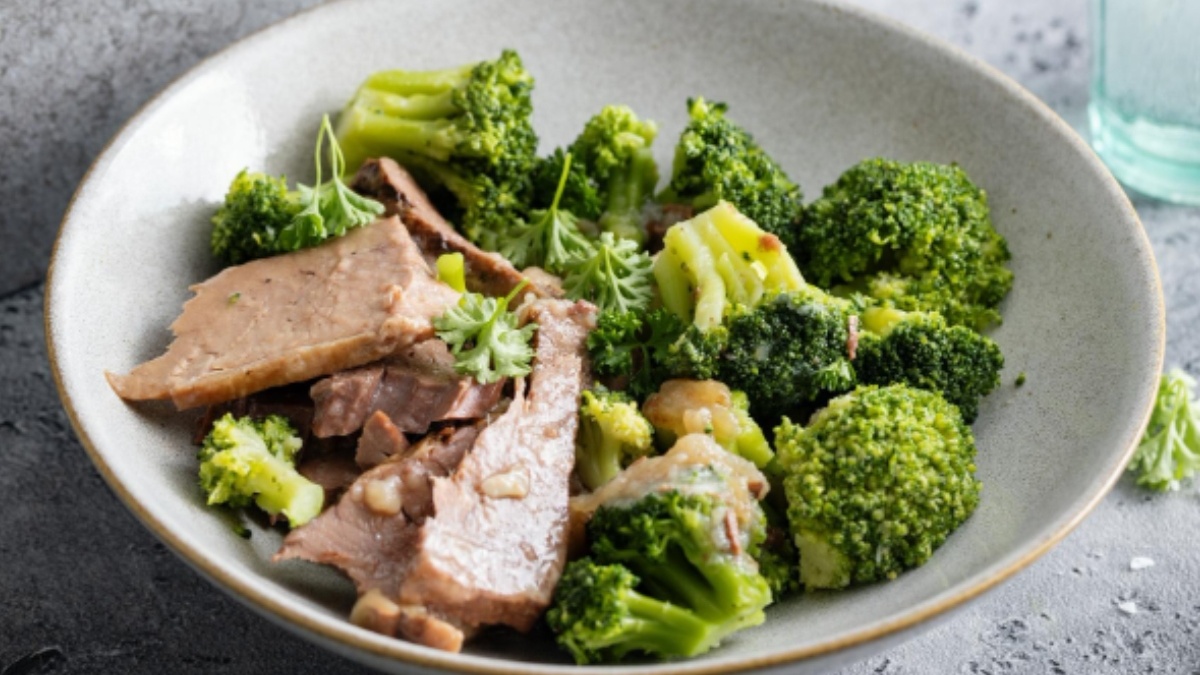 Is there a best time to eat broccoli? Experts reveal when it offers the
