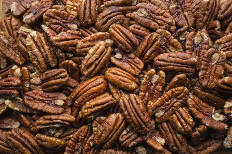 9 high-fiber nuts and seeds that are great alternatives to chia