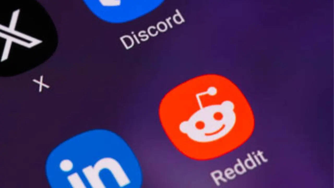 Reddit crashes worldwide; users panic, memes explode on X: 'My life is ...