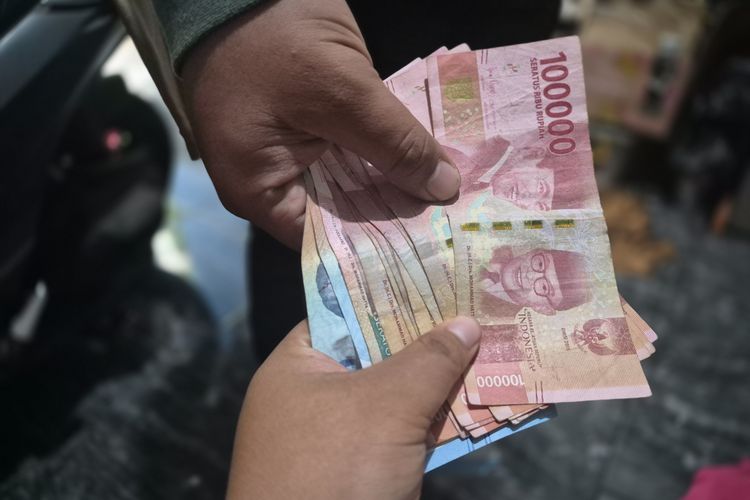 Bunga Selangit: Jerat Bank yang Masih Dipercaya Warga Jakarta