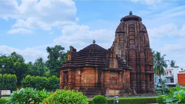 Which city of India is called the 'City of Temples?'