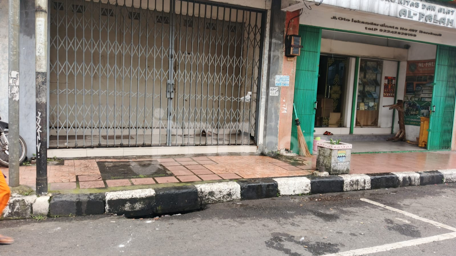 Geger! Mayat Pria Bersimbah Darah Ditemukan di Jalan Otista Bandung