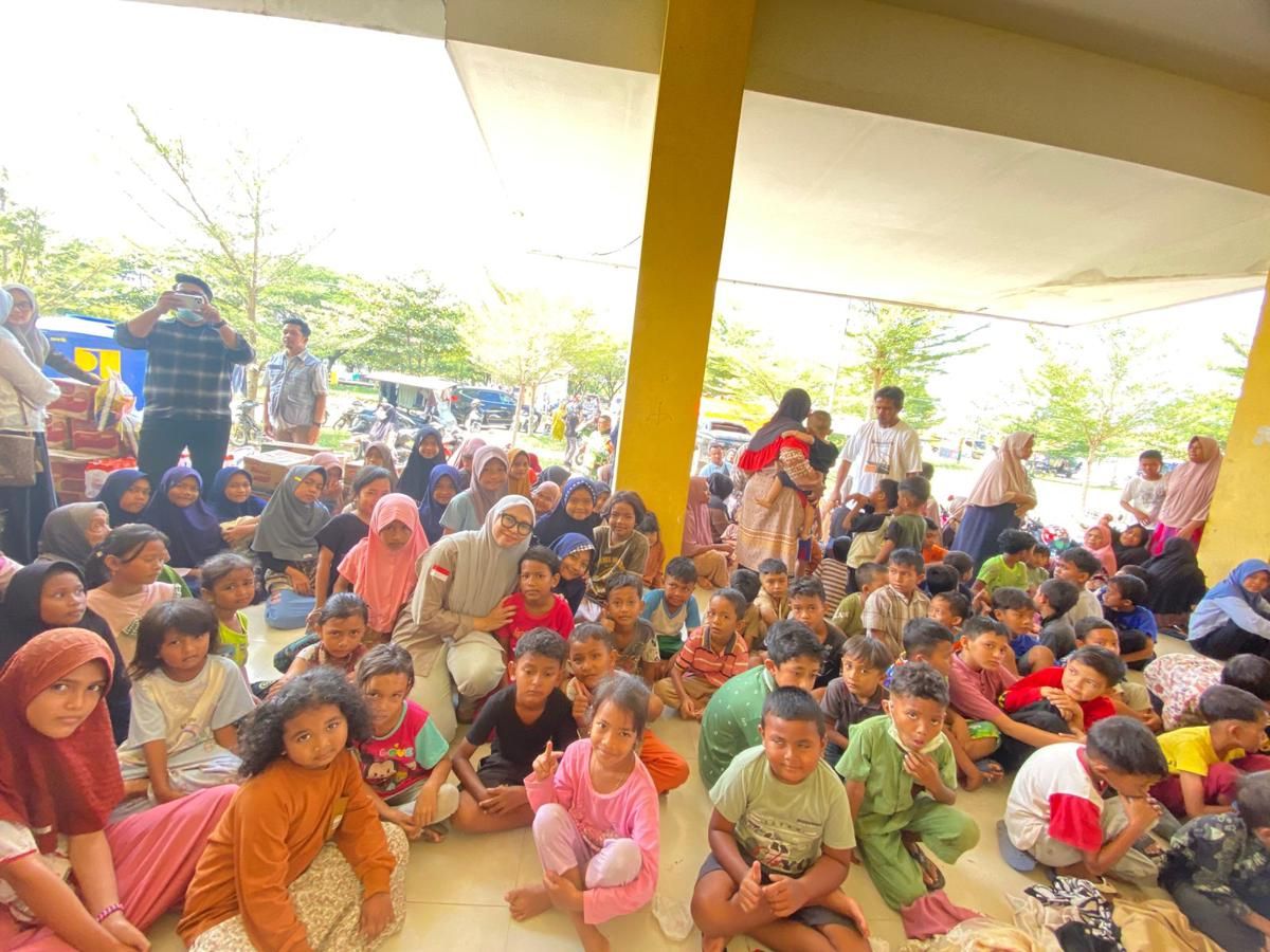 AA1RYMcH Pemerintah Prioritaskan Bantuan untuk Guru Sekolah Terdampak Banjir Sumatra