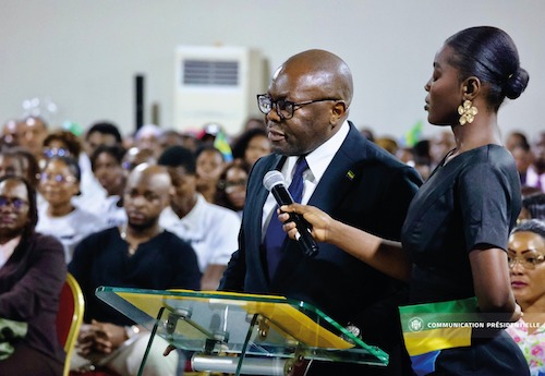 Le Chef de l’État rencontre la communauté gabonaise de Côte d’Ivoire