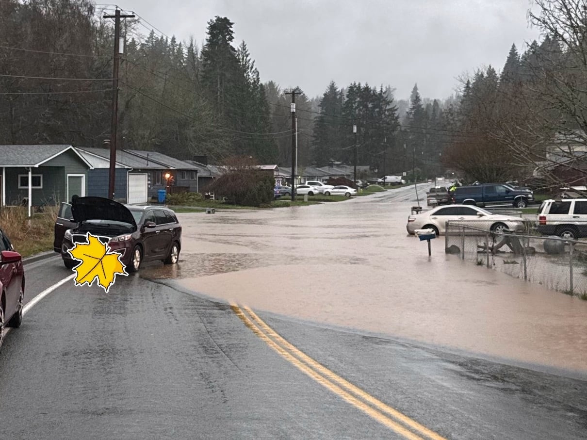 Snoqualmie River reaches flood phase 2, Skagit under flood watch, roads ...