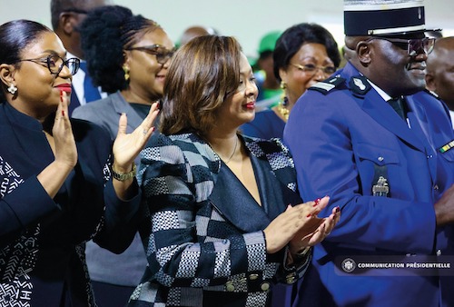 Le Chef de l’État rencontre la communauté gabonaise de Côte d’Ivoire