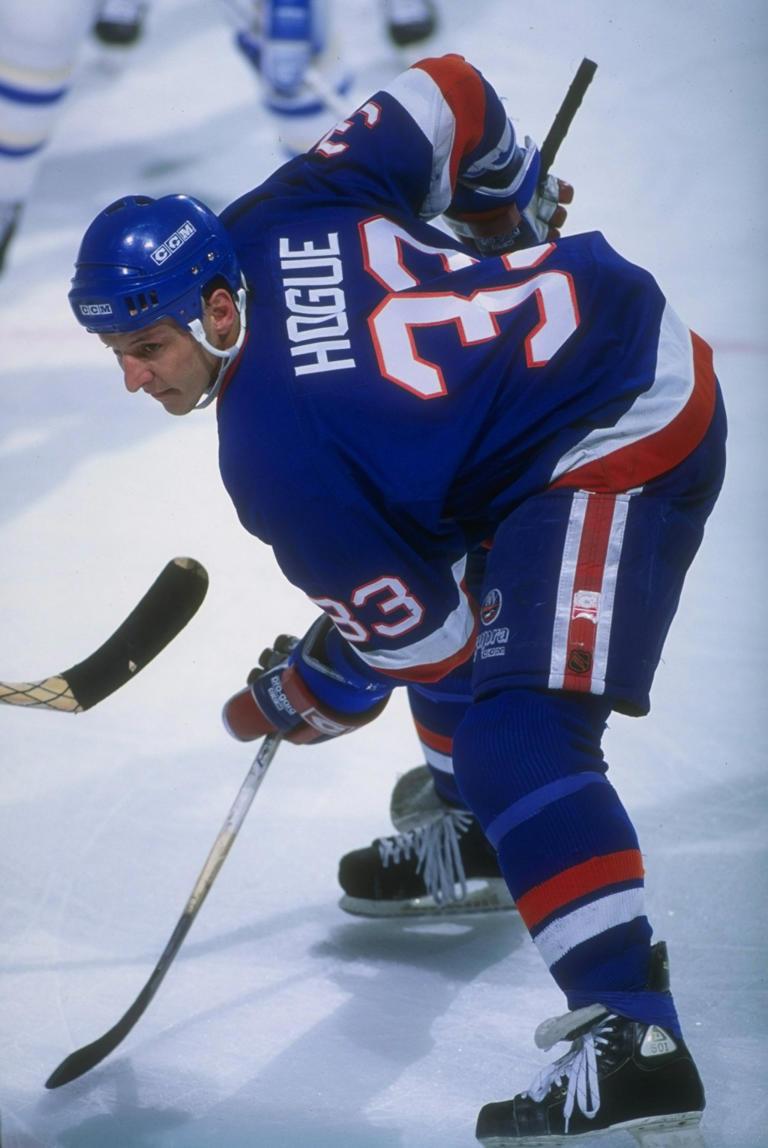 Islanders alum to face off against cast of hit hockey show 'Shoresy'