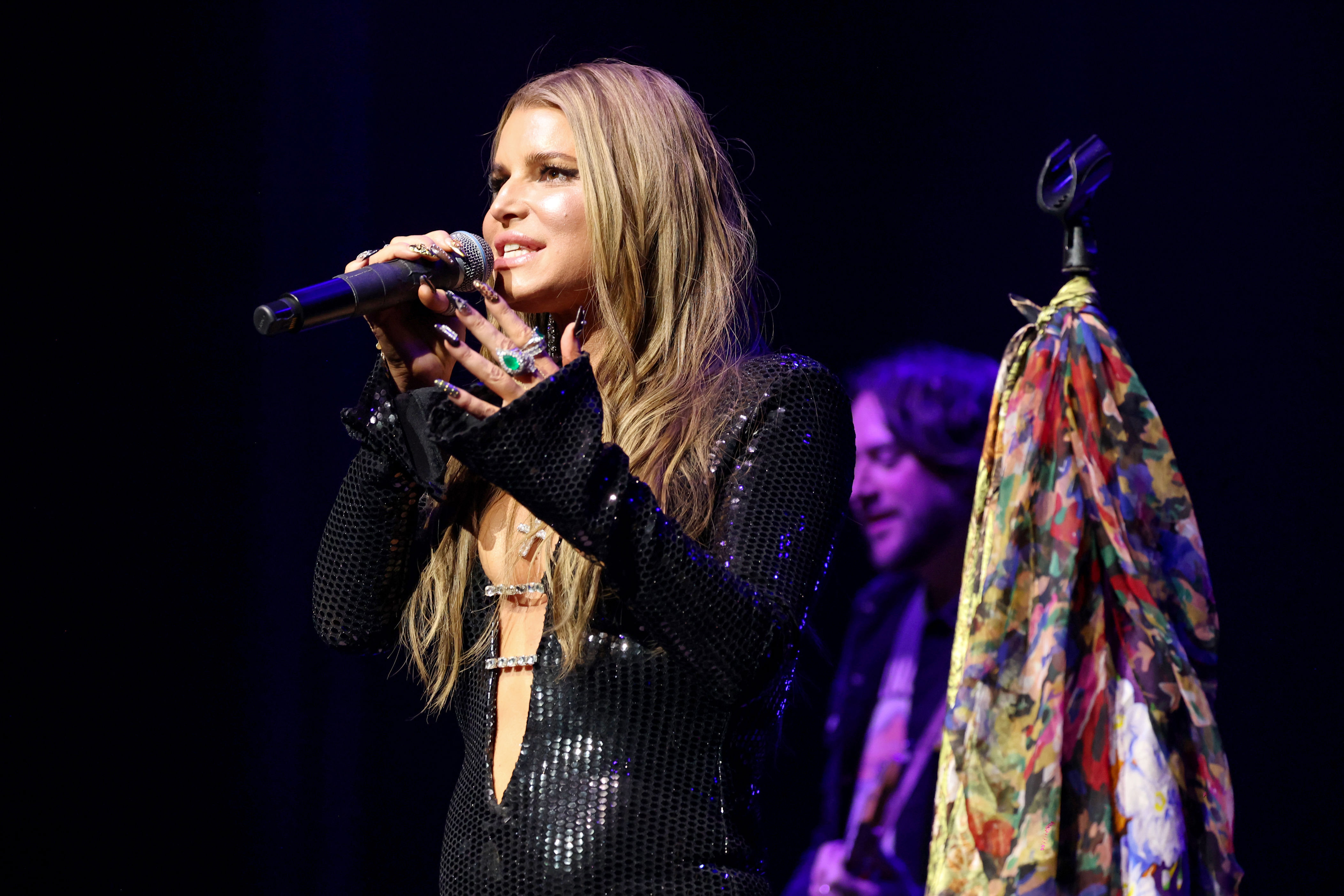 Jessica Simpson Steps Out With Thomas Eisenhood in Albuquerque